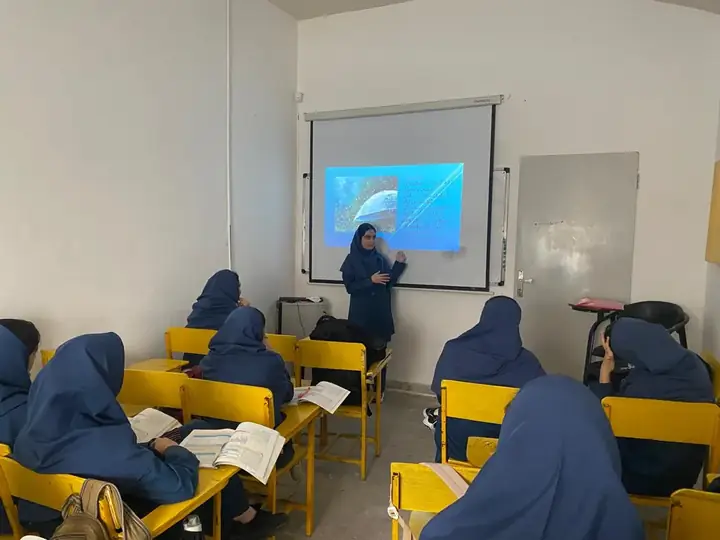 تصویر 7 دبیرستان دخترانه دین و دانش